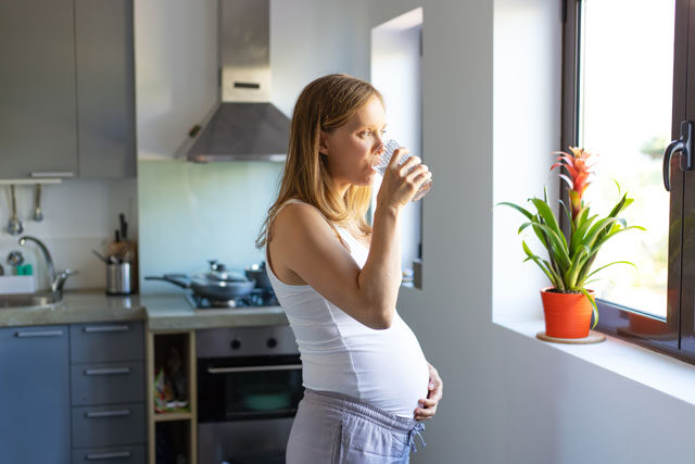 Read more about the article Dehydration During Pregnancy: Causes, Symptoms, and Consequences