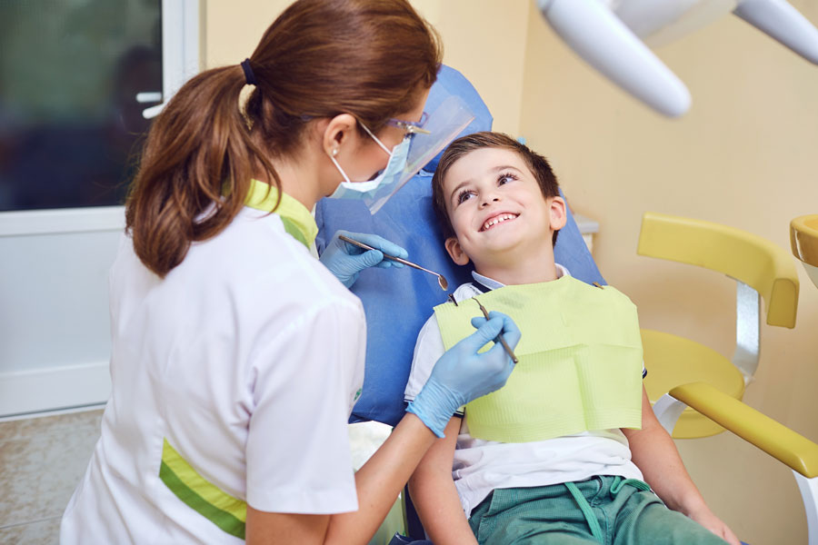 Read more about the article Who is a pediatric dentist